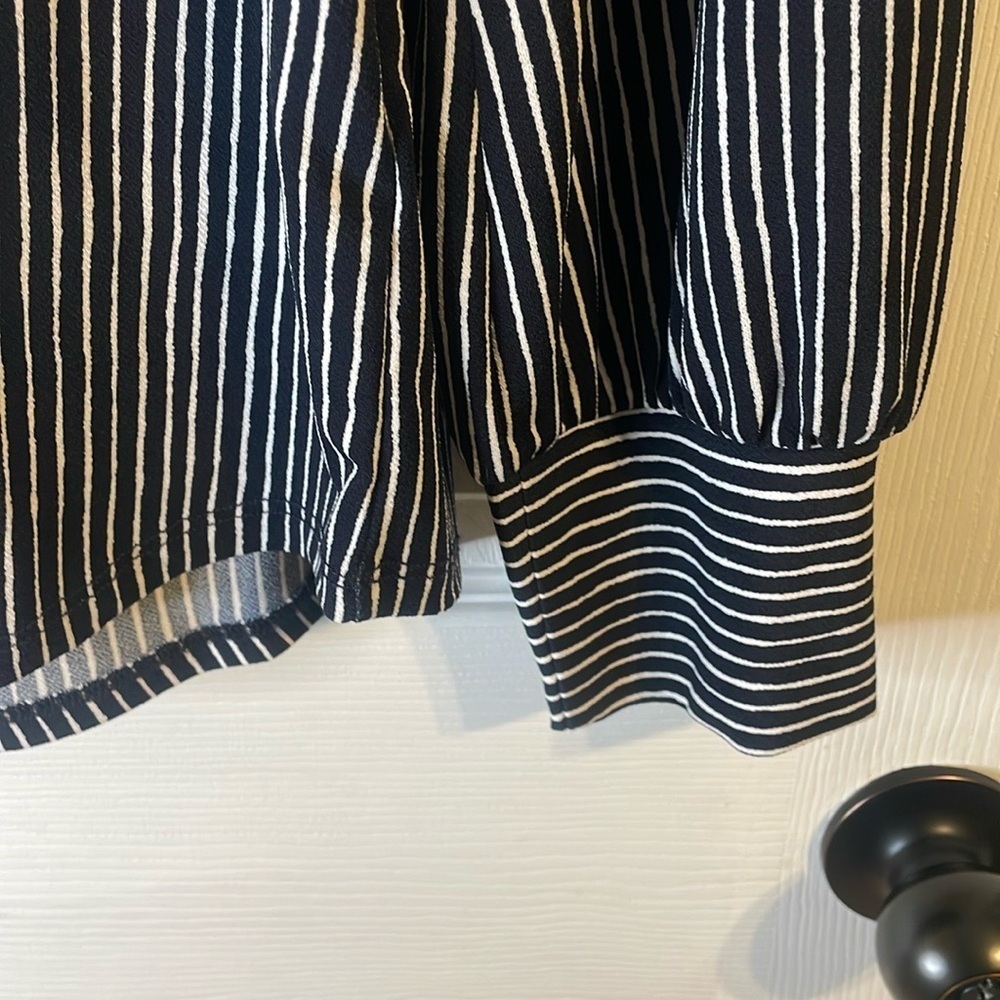 Adrianna Papell Black and White Fitted Blouse - Picture 4 of 4